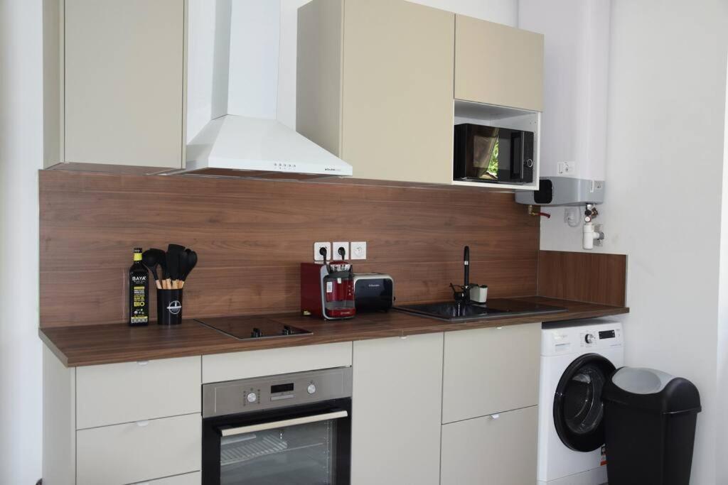 Appartamento Elegant T2 A Bron, Tramway A 2Min, Box Parking, 4Personnes Esterno foto