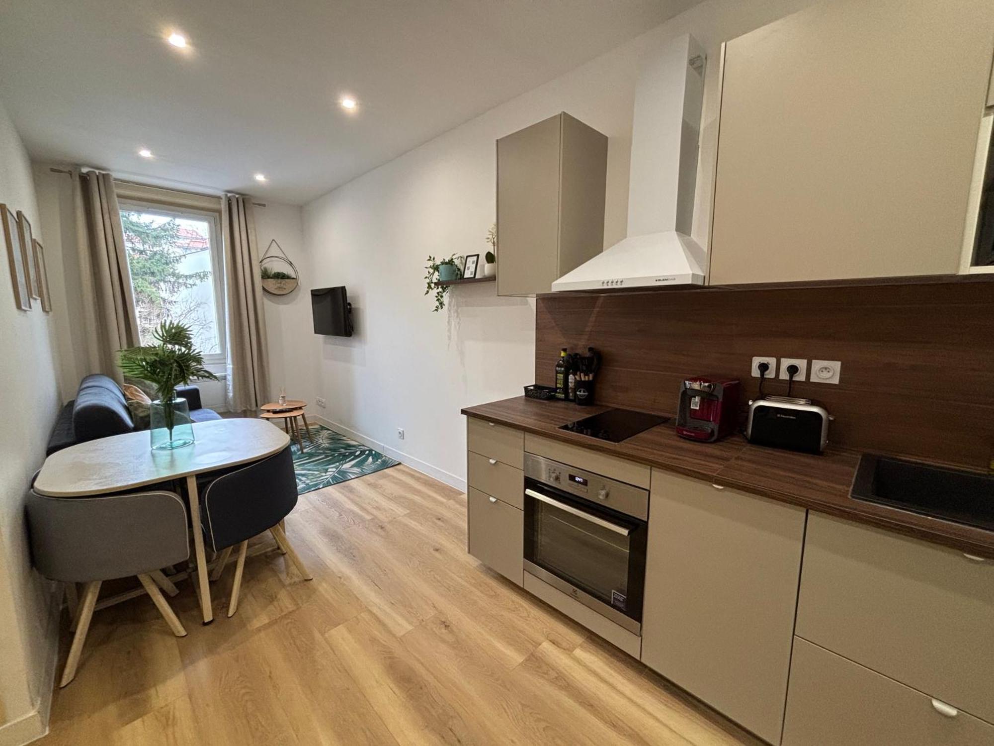 Appartamento Elegant T2 A Bron, Tramway A 2Min, Box Parking, 4Personnes Esterno foto